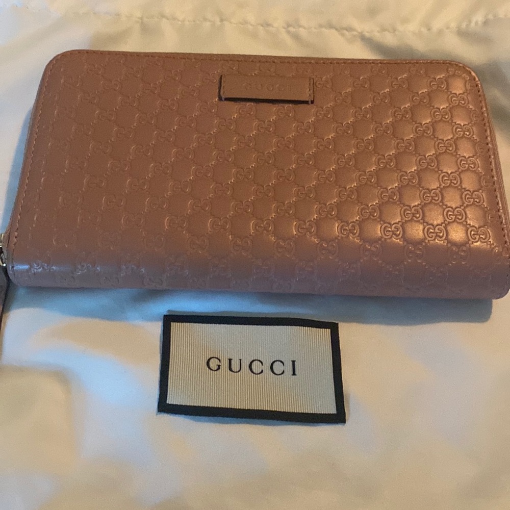 Authentic Gucci leather wallet